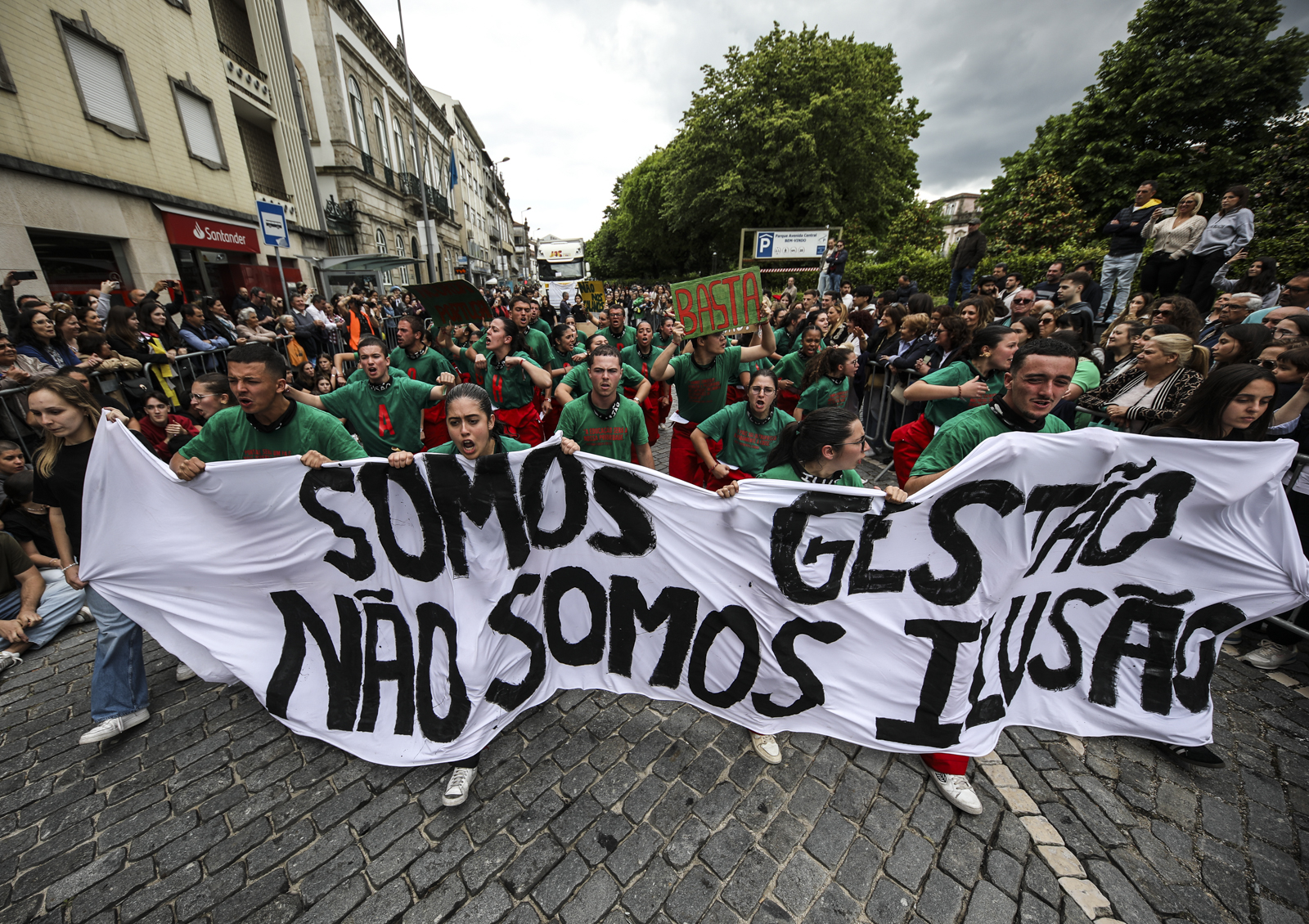 Thumbnail da galeria Cortejo